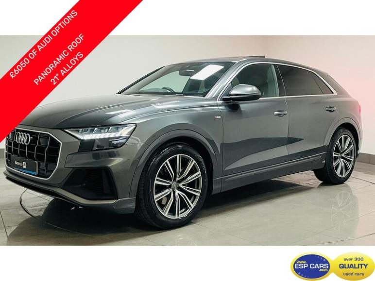 AUDI Q8