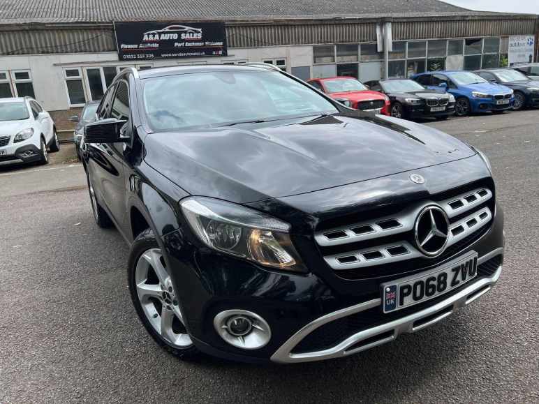 MERCEDES-BENZ GLA