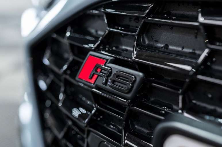 5.2 FSI V10 Performance Carbon Black Spyder 2dr Pe