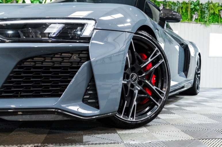 5.2 FSI V10 Performance Carbon Black Spyder 2dr Pe
