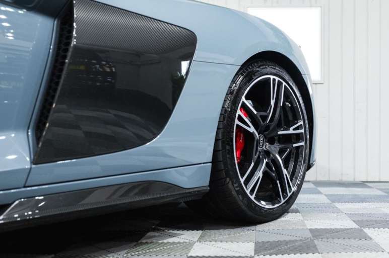 5.2 FSI V10 Performance Carbon Black Spyder 2dr Pe