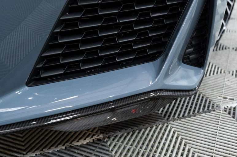 5.2 FSI V10 Performance Carbon Black Spyder 2dr Pe