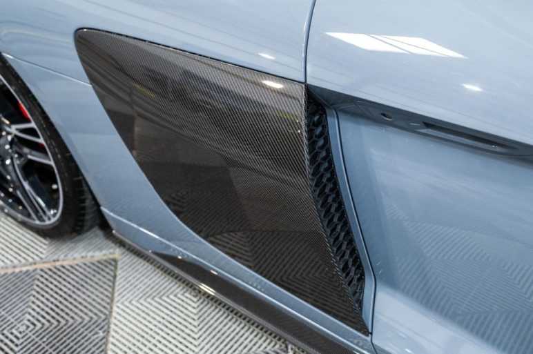 5.2 FSI V10 Performance Carbon Black Spyder 2dr Pe