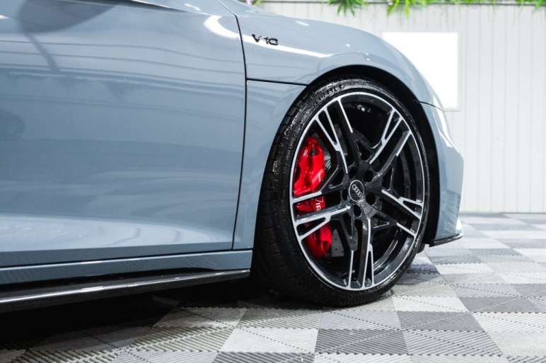 5.2 FSI V10 Performance Carbon Black Spyder 2dr Pe