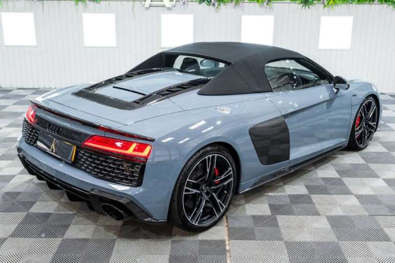 5.2 FSI V10 Performance Carbon Black Spyder 2dr Pe