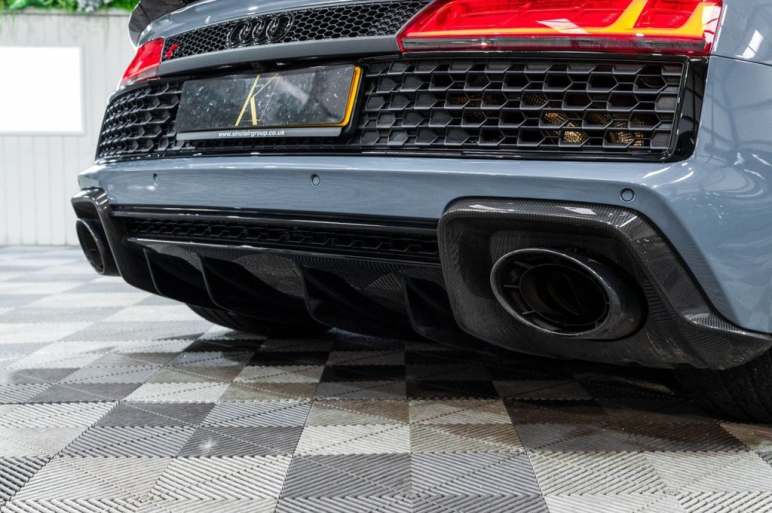 5.2 FSI V10 Performance Carbon Black Spyder 2dr Pe