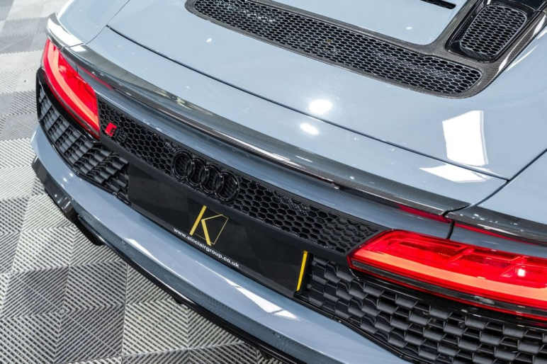 5.2 FSI V10 Performance Carbon Black Spyder 2dr Pe