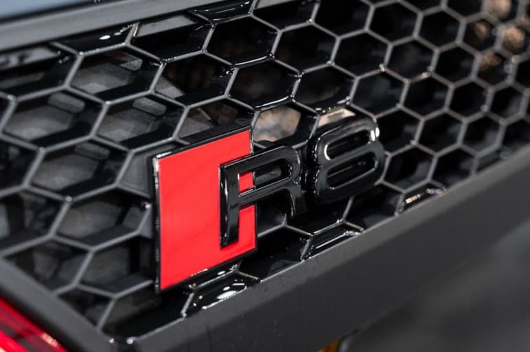 5.2 FSI V10 Performance Carbon Black Spyder 2dr Pe