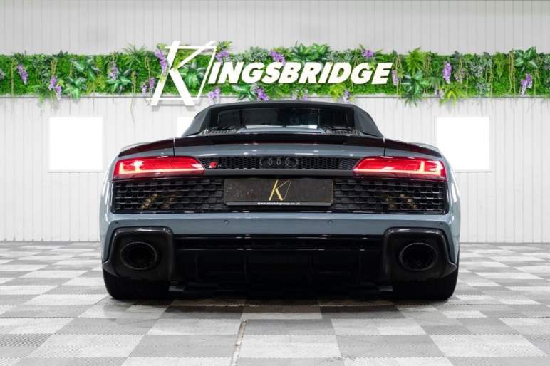 5.2 FSI V10 Performance Carbon Black Spyder 2dr Pe