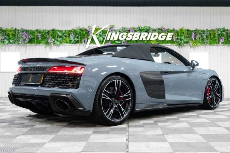5.2 FSI V10 Performance Carbon Black Spyder 2dr Pe