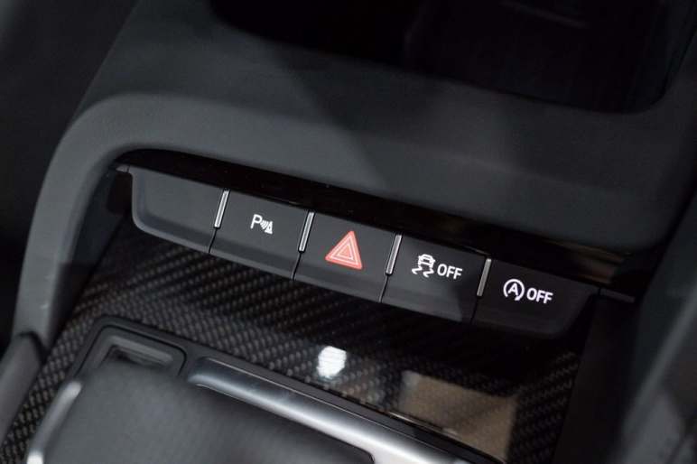 5.2 FSI V10 Performance Carbon Black Spyder 2dr Pe