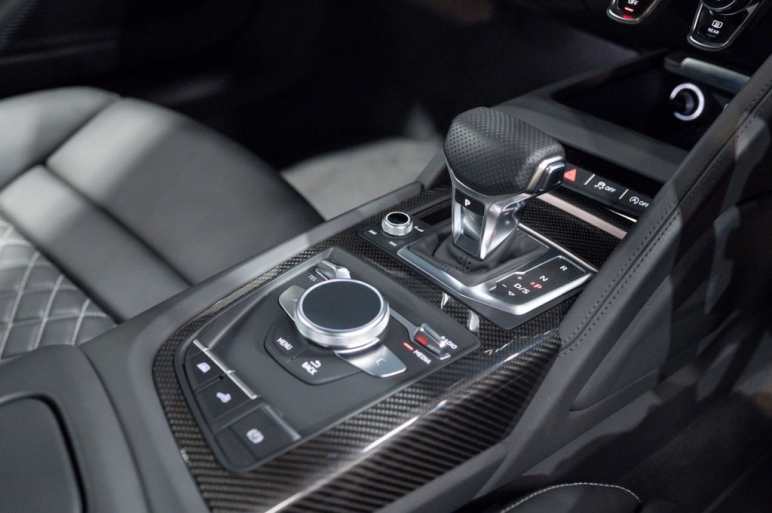 5.2 FSI V10 Performance Carbon Black Spyder 2dr Pe