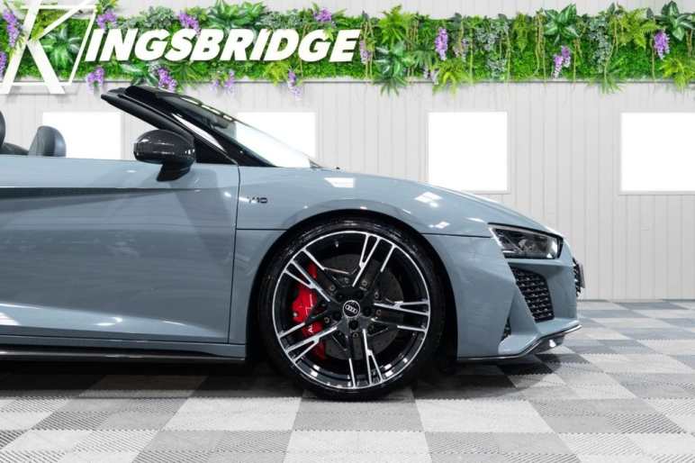 5.2 FSI V10 Performance Carbon Black Spyder 2dr Pe