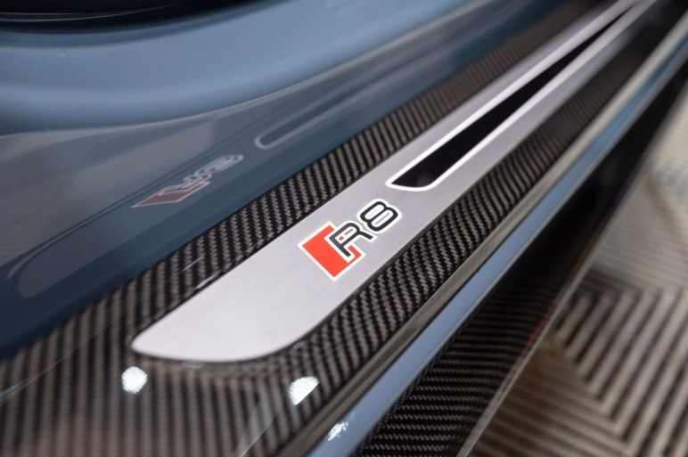 5.2 FSI V10 Performance Carbon Black Spyder 2dr Pe