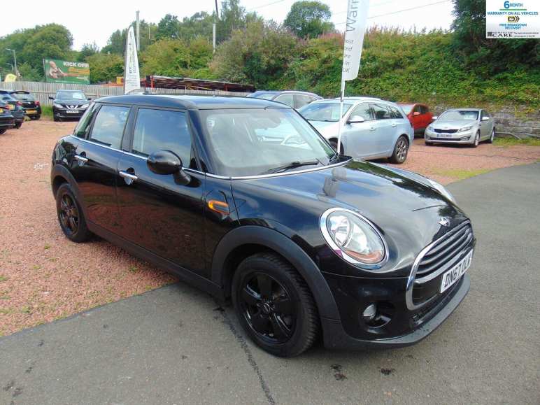 MINI HATCHBACK