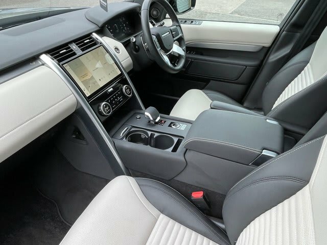 3.0 D300 MHEV Dynamic SE SUV 5dr Diesel Auto 4WD E