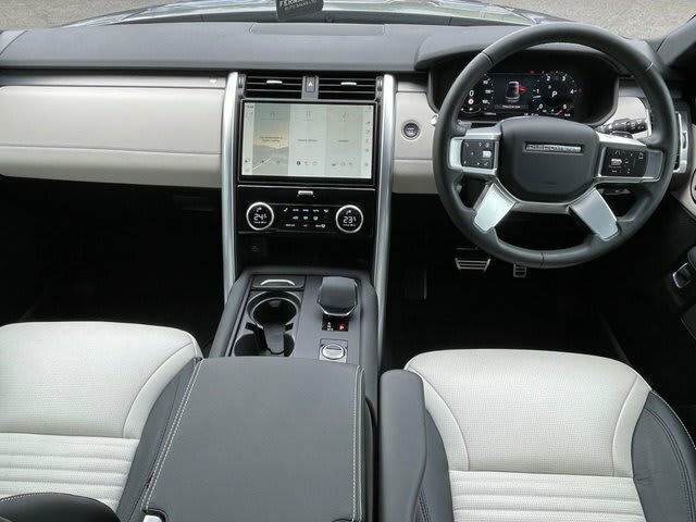 3.0 D300 MHEV Dynamic SE SUV 5dr Diesel Auto 4WD E