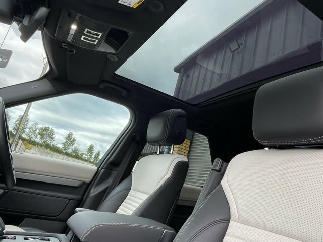 3.0 D300 MHEV Dynamic SE SUV 5dr Diesel Auto 4WD E