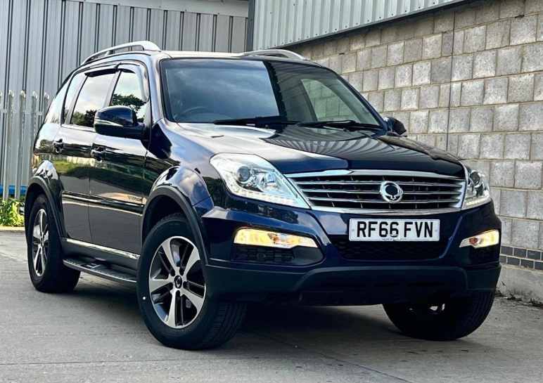 SSANGYONG REXTON W