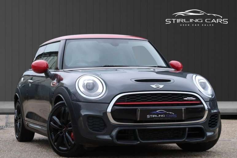 MINI HATCHBACK