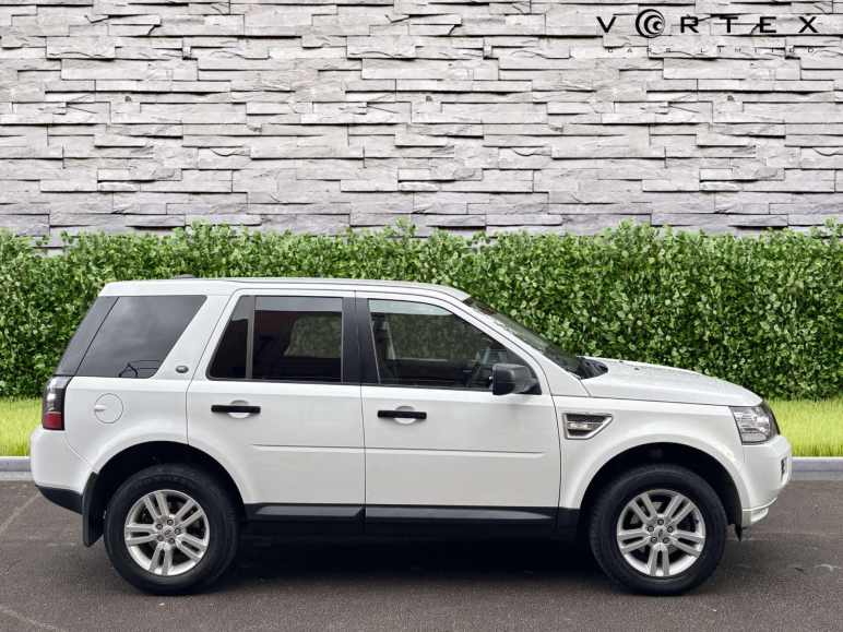 2.2 Freelander Black & White TD4 Auto 4WD 5dr