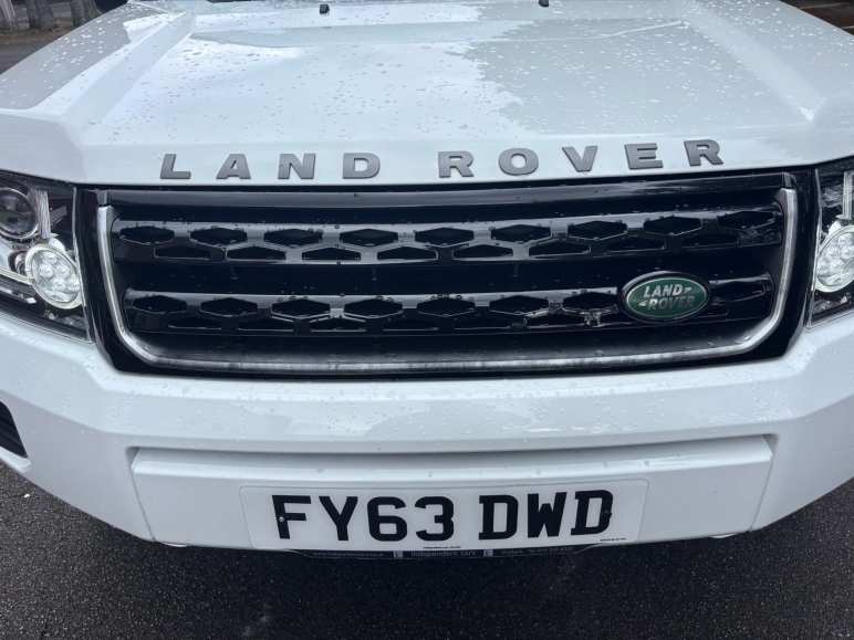 2.2 Freelander Black & White TD4 Auto 4WD 5dr