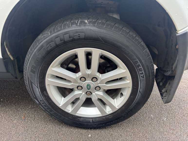 2.2 Freelander Black & White TD4 Auto 4WD 5dr