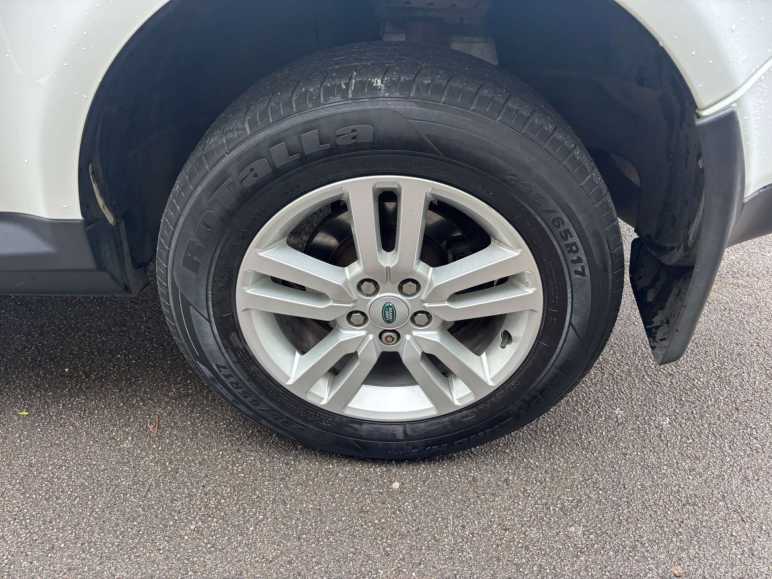 2.2 Freelander Black & White TD4 Auto 4WD 5dr
