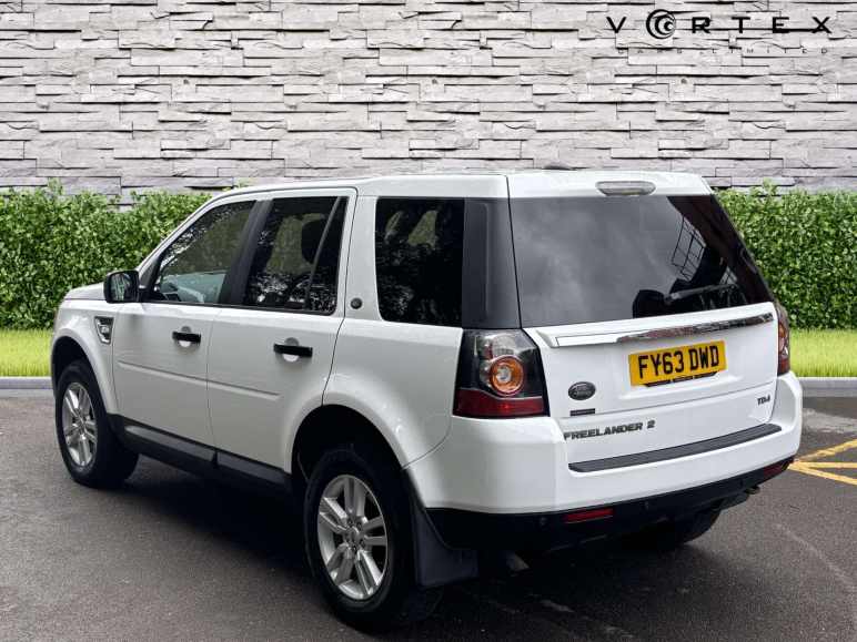 2.2 Freelander Black & White TD4 Auto 4WD 5dr
