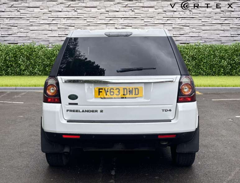 2.2 Freelander Black & White TD4 Auto 4WD 5dr