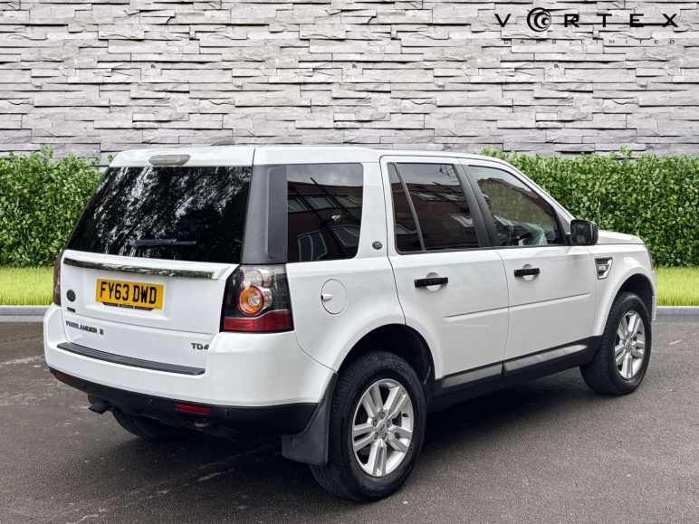 2.2 Freelander Black & White TD4 Auto 4WD 5dr