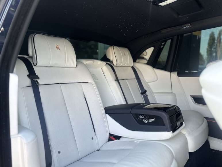 6.75 V12 Saloon 4dr Petrol Auto Euro 6 (571 ps) Mi