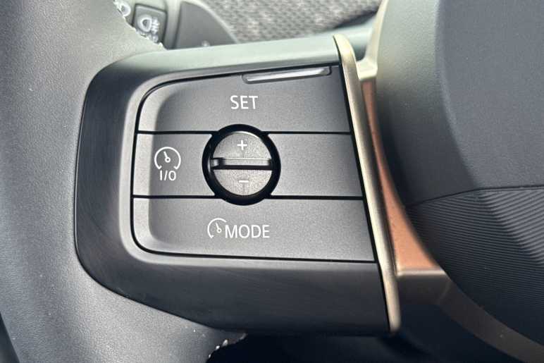 Electric Hatchback SE Exclusive