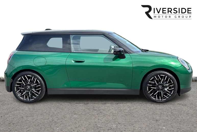Electric Hatchback SE Exclusive