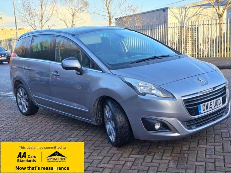 PEUGEOT 5008