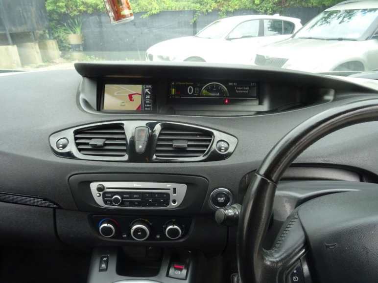 1.5 dCi Dynamique TomTom MPV 5dr Diesel Manual Eur