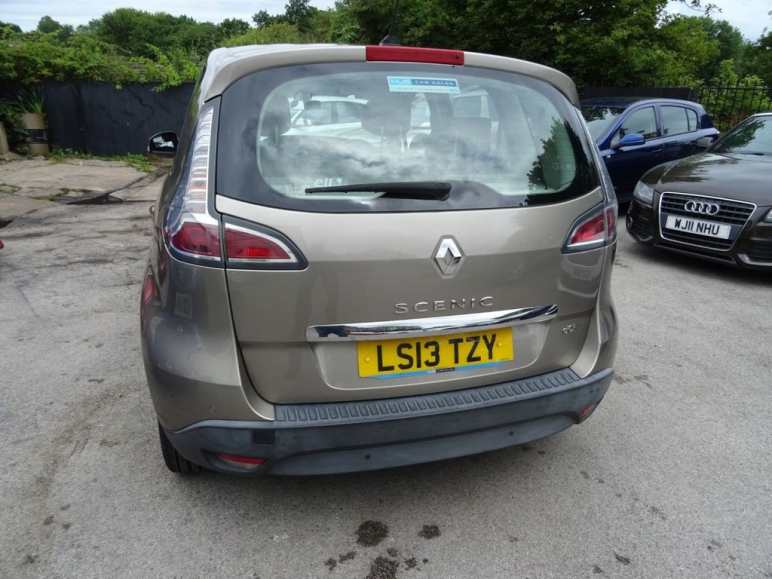 1.5 dCi Dynamique TomTom MPV 5dr Diesel Manual Eur