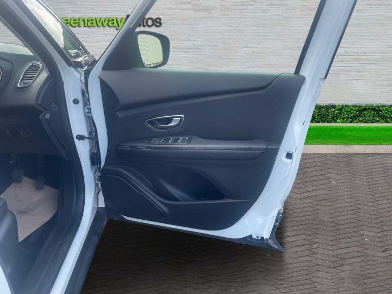 1.3 TCe Iconic Euro 6 (s/s) 5dr