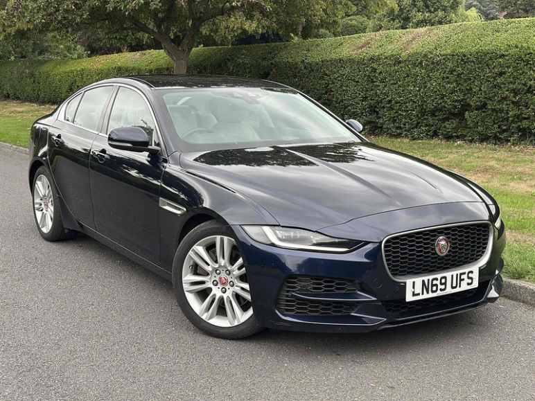JAGUAR XE
