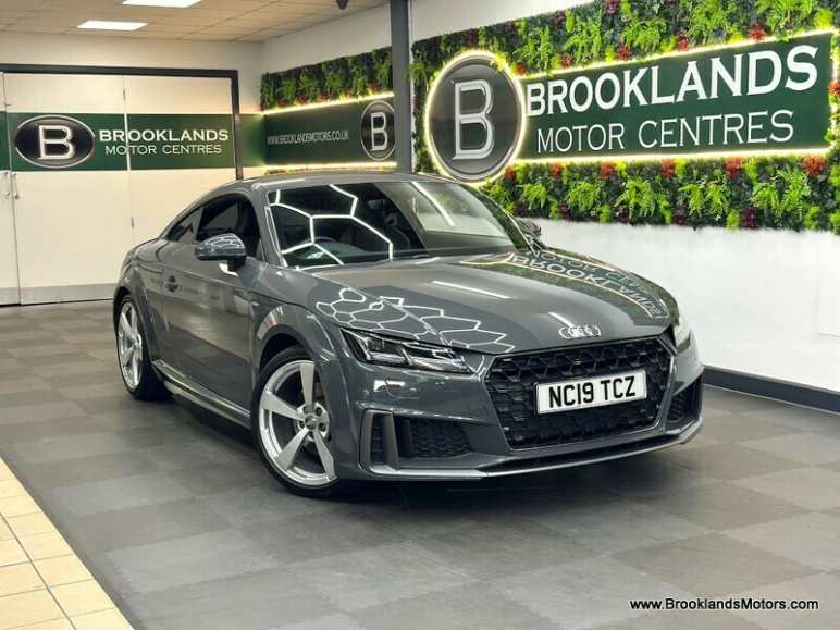 AUDI TT
