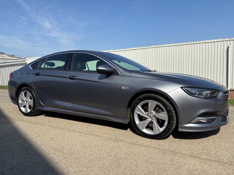 VAUXHALL INSIGNIA