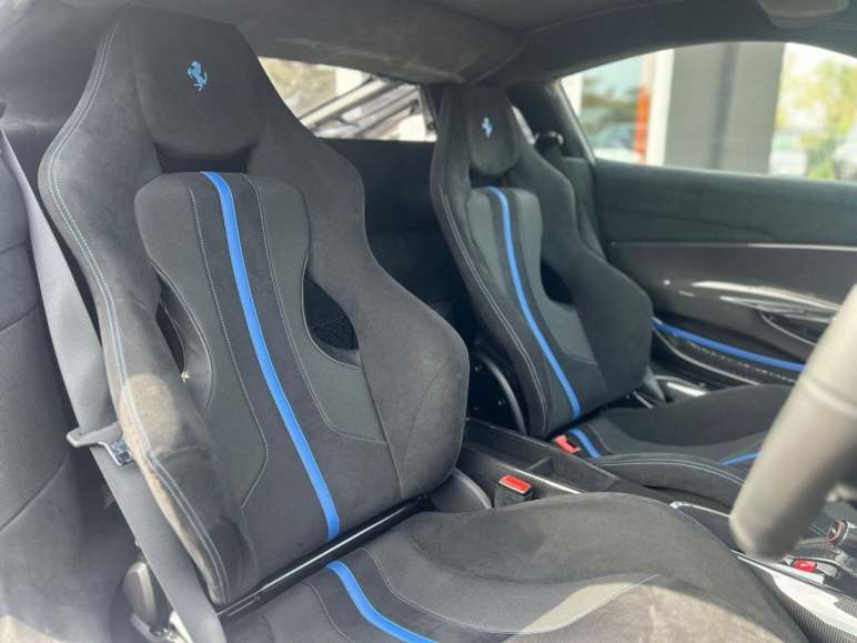 3.9T V8 Coupe 2dr Petrol F1 DCT Euro 6 (s/s) (720