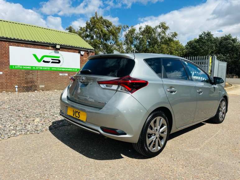 1.8 VVT-h Excel Hatchback 5dr Petrol Hybrid CVT Eu