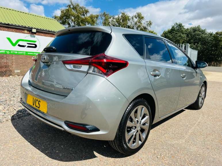 1.8 VVT-h Excel Hatchback 5dr Petrol Hybrid CVT Eu