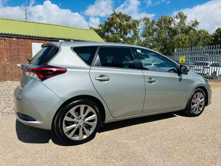 1.8 VVT-h Excel Hatchback 5dr Petrol Hybrid CVT Eu