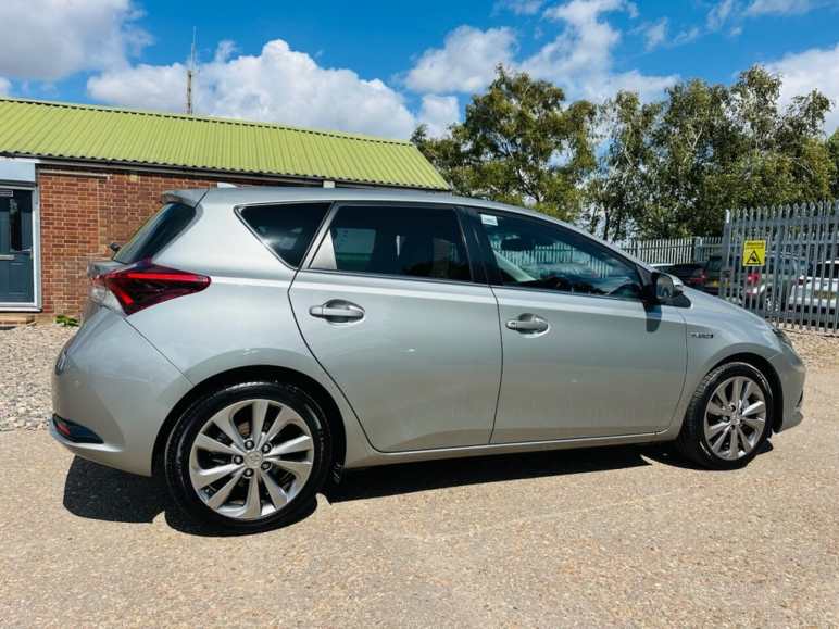 1.8 VVT-h Excel Hatchback 5dr Petrol Hybrid CVT Eu