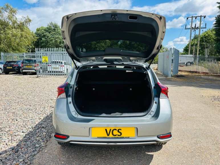 1.8 VVT-h Excel Hatchback 5dr Petrol Hybrid CVT Eu