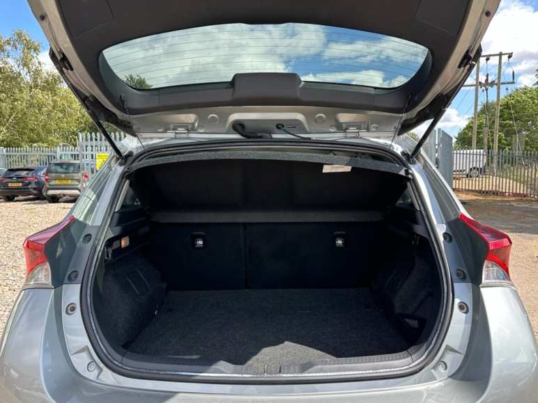 1.8 VVT-h Excel Hatchback 5dr Petrol Hybrid CVT Eu