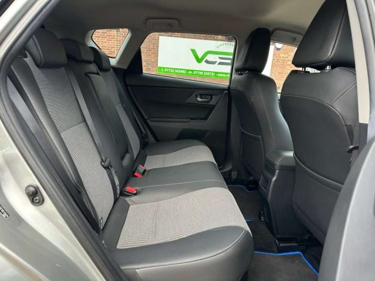 1.8 VVT-h Excel Hatchback 5dr Petrol Hybrid CVT Eu