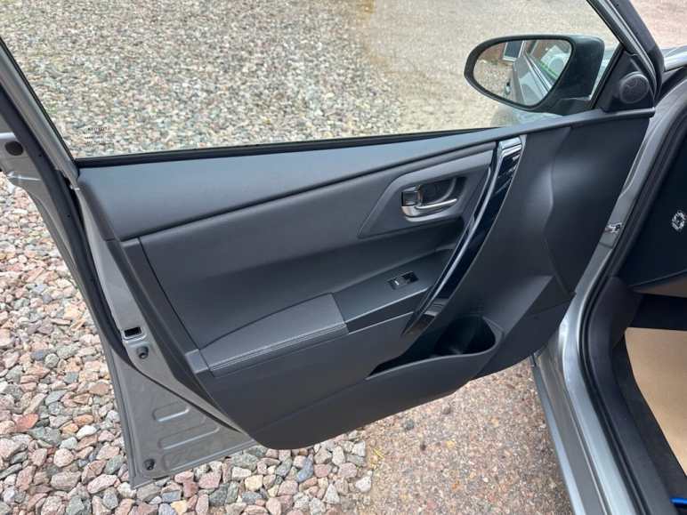 1.8 VVT-h Excel Hatchback 5dr Petrol Hybrid CVT Eu
